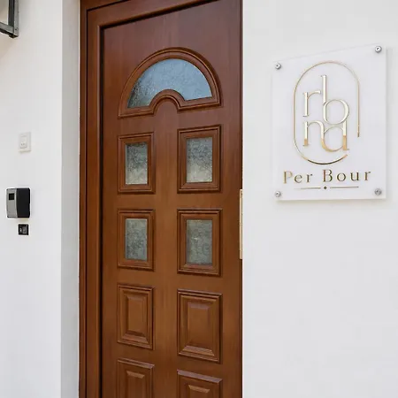 Per Bour * Néa Ankhíalos